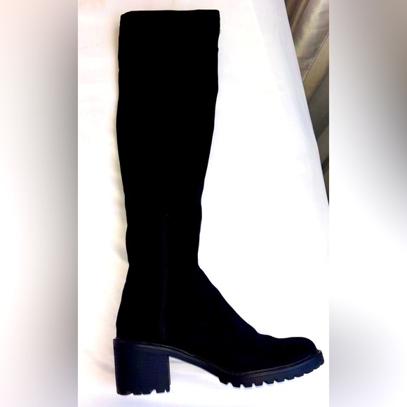 Black Thigh high boots - Picture 2 of 2